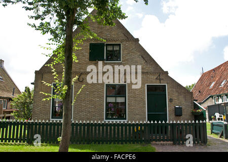 Isola di Ameland , tra il mare di Wadden e mare del Nord , antico borgo, Paesi Bassi, Olanda Foto Stock