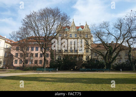 Appartamento storico edificio progettato Frantisek Jiskra e costruito nel 1904 dopo la ricostruzione completa su Divadelni (Theatric) Foto Stock