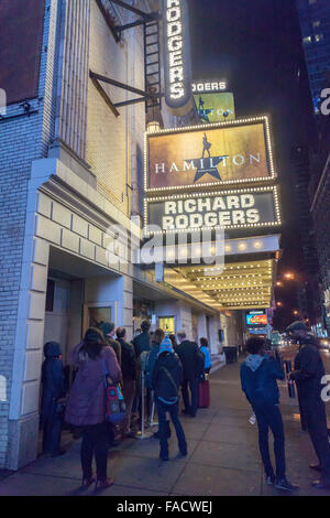 Il marquee del Richard Rodgers Theatre promuove l'hip-hop musical "Hamilton' su Martedì, 22 dicembre 2015. (© Richard B. Levine) Foto Stock