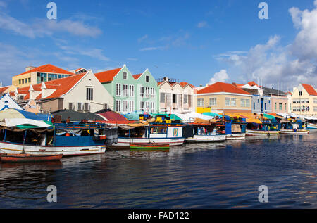 Mercato galleggiante in Willemstad, Curacao Foto Stock