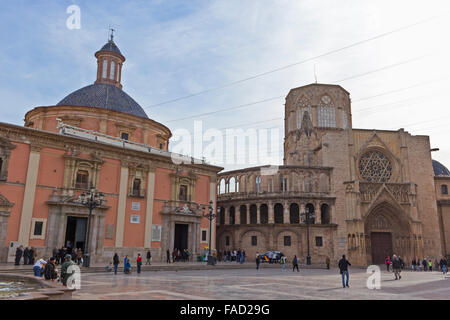 Valencia, Spagna. Vista occidentale dalla Madonna Piazza della Cattedrale Metropolitana-Basilica dell'Assunta Foto Stock