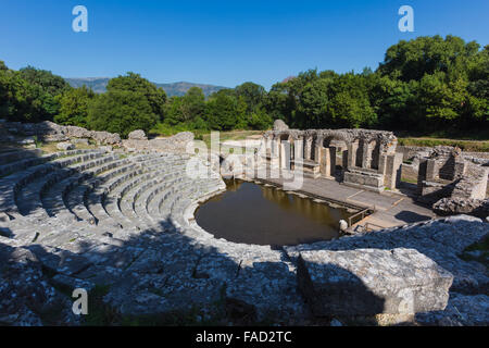 L'Albania. Butrinto o Buthrotum sito archeologico; un sito Patrimonio Mondiale dell'UNESCO. Il teatro. Foto Stock