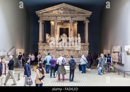 The Nereid Monument, British Museum, Londra, Inghilterra, Regno Unito. Foto Stock