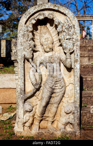 La protezione di pietra del tempio, città sacra di Anuradhapura, Sito Patrimonio Mondiale dell'UNESCO, Nord provincia centrale, Sri Lanka, Asia Foto Stock