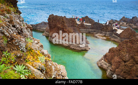 Piscina con acqua di mare, Porto Moniz, Isola di Madeira, Portogallo Foto Stock