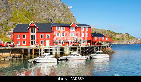 Tradizionale in rosso case dipinte, Isole Lofoten in Norvegia Foto Stock