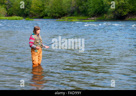 Pesca a mosca sul foro grande fiume, dividere Bridge Area ricreativa, Butte Field Office Bureau of Land Management, Montana Foto Stock