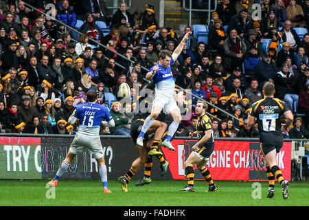 Coventry, Regno Unito. 27th, dicembre, 2015. Saraceni Chris Wyles in azione dalla Ricoh Stadium, Coventry, in Aviva Premiership gioco tra vespe rfc e saraceni. Credito: Phil Hutchinson/Alamy Live News Foto Stock