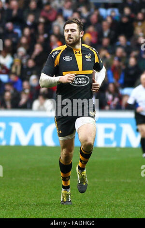 Coventry, Regno Unito. 27th, dicembre, 2015. Vespe Elliot Daly in azione al Ricoh Stadium, Coventry, in Aviva Premiership gioco tra vespe rfc e saraceni. Credito: Phil Hutchinson/Alamy Live News Foto Stock