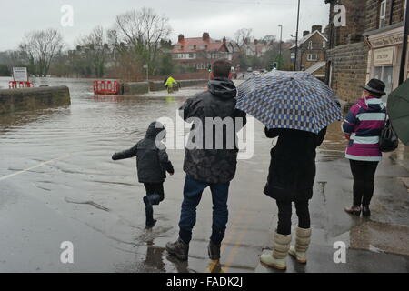 Inondazioni in Otley, Yorkshire Dicembre 2015 Foto Stock