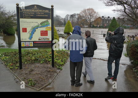 Inondazioni in Otley, Yorkshire Dicembre 2015 Foto Stock