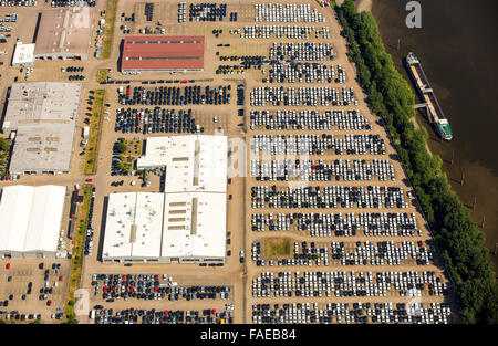 Vista aerea, BLG terminale automatico Amburgo, auto essere caricati sulle navi nel porto di Amburgo, auto dump, dal porto di Amburgo, Elba, Amburgo Foto Stock