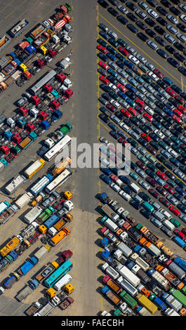 Vista aerea, auto usate, auto antiche, caricamento su Hansahafen, Unikai nel porto di Amburgo, dal porto di Amburgo, Elba, Amburgo, Foto Stock