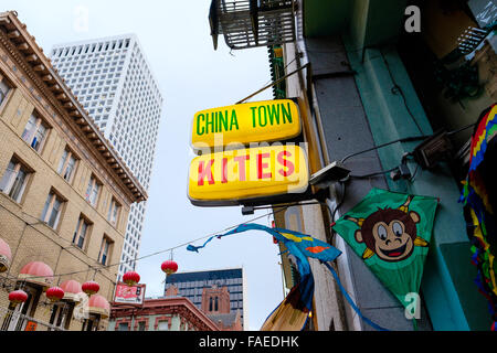 SAN FRANCISCO, CA - 9 dicembre 2015: China Town aquiloni store di San Francisco. Foto Stock