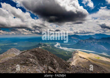 Escursionismo vista dal Monte Black Rock Fire lookout, Kananaskis Country Alberta Canada Foto Stock