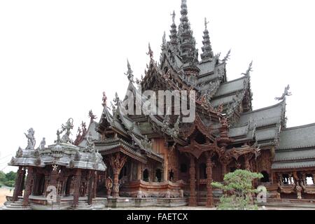 Santuario della Verità tempio in Pattaya, Thailandia. Foto Stock