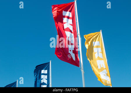 Bandiere bandiere a IKEA furniture store a Rodi shopping center a Sydney, Nuovo Galles del Sud, Australia Foto Stock