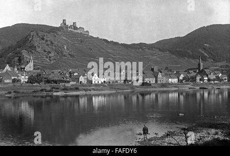 Die Burg Thurant über Alken an der Mosel, Deutschland 1930er Jahre. Burg castello Thurant sopra Alken sul fiume Mosella, Germania 1930s. Foto Stock