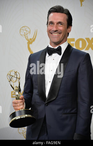 LOS ANGELES, CA - 20 settembre 2015: Mad uomini star Jon Hamm al 67th Primetime Emmy Awards di Microsoft, presso il Teatro La Live. Foto Stock