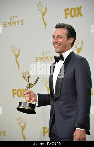 LOS ANGELES, CA - 20 settembre 2015: Mad uomini star Jon Hamm al 67th Primetime Emmy Awards di Microsoft, presso il Teatro La Live. Foto Stock