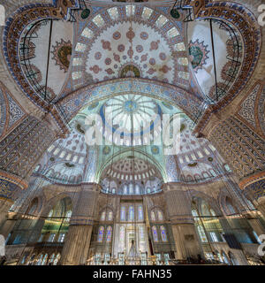 Vista interna della Moschea Blu, Sultanahmet, Istanbul Foto Stock