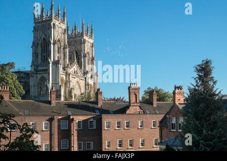 Storica cattedrale di York Minster (Cattedrale Metropolitical e Chiesa di San Pietro), la città di York, England Regno Unito Foto Stock