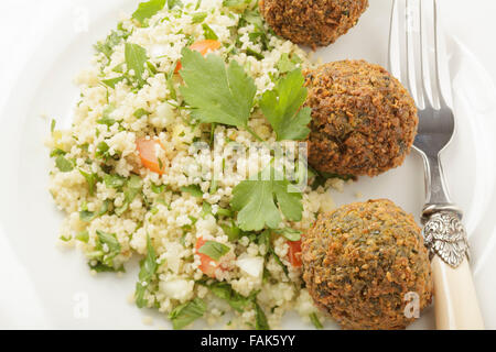 Felafel e insalata di cuscus Foto Stock