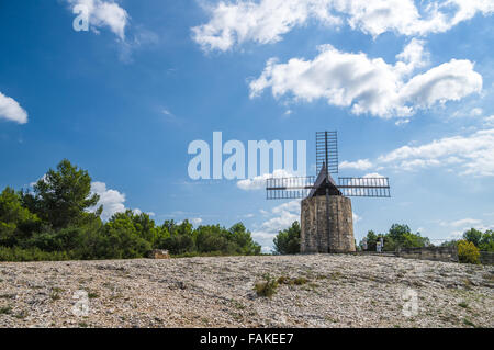 Francia, Alphonse Daudet il mulino a vento in Fontvieille Foto Stock