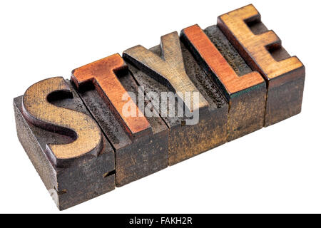 Parola di stile abstract - un banner isolato in rilievografia vintage tipo legno blocchi colorati da inchiostri a colori Foto Stock