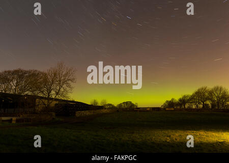 Barnard Castle, Teesdale, County Durham Regno Unito. Il 1 gennaio 2016. Un meraviglioso display dell'Aurora Boreale (Northern Lights) segnò l inizio del nuovo anno in Inghilterra settentrionale. Credito: David Forster/Alamy Live News Foto Stock