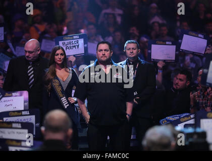 Alexandra Palace di Londra, Regno Unito. 01 gen 2016. William Hill PDC Mondiale Campionato di freccette. Alan Norris si prepara ad entrare nella fase © Azione Sport Plus/Alamy Live News Foto Stock