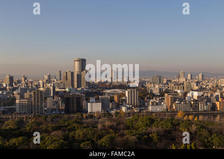Fotografia di Osaka skyline presi dal castello. Foto Stock