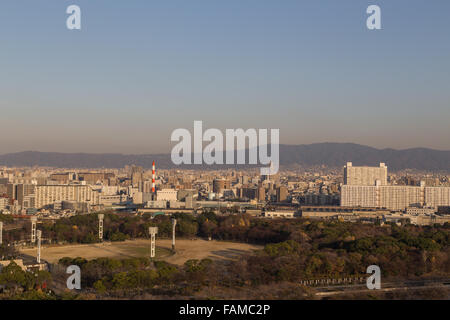 Fotografia di Osaka skyline presi dal castello. Foto Stock