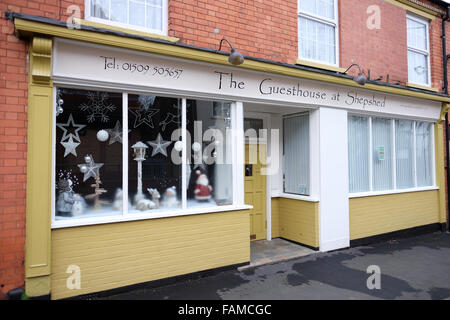 Il guesthouse in shepshed ha vinto il meglio vestito finestra di natale concorso organizzato da shepshed consiglio comunale Foto Stock