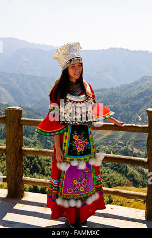 Jinkeng (Dazhai) Red Yao campi terrazzati,zona circostante,terrazze di riso raccolti Zhuang e Yao villaggi,Longsheng,Guangxi,Cina Foto Stock