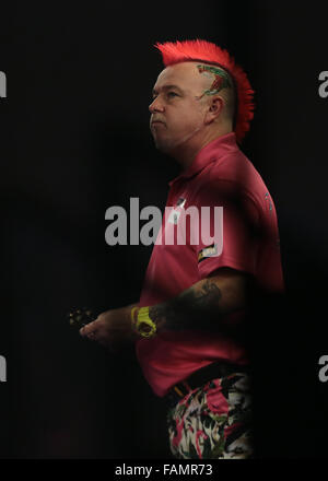 Alexandra Palace di Londra, Regno Unito. 01 gen 2016. William Hill PDC Mondiale Campionato di freccette. Peter Wright attende di getta Credito: Azione Sport Plus/Alamy Live News Foto Stock