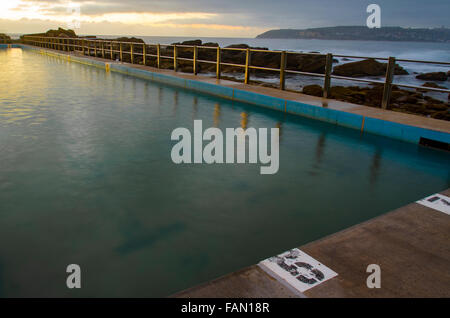 Ocean pool a Spiaggia di acqua dolce a Sydney in Australia Foto Stock