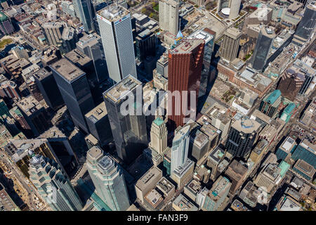 Birds Eye vista aerea del centro cittadino di Toronto e quartiere finanziario e degli affari. Guardando a Nord Ovest. Foto Stock