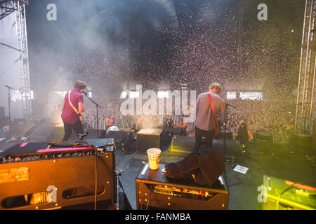 Il 30 agosto 2015 - Circa le onde eseguire sul palco del giorno 3 di festival di Leeds, 2015 © Myles Wright/ZUMA filo/Alamy Live News Foto Stock