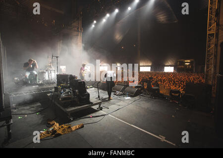 Il 30 agosto 2015 - Circa le onde eseguire sul palco del giorno 3 di festival di Leeds, 2015 © Myles Wright/ZUMA filo/Alamy Live News Foto Stock