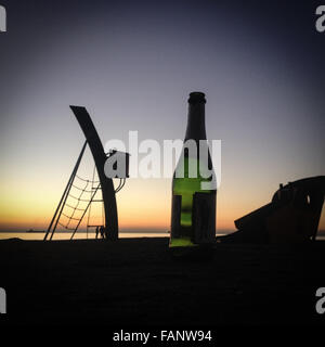 Prima alba del nuovo anno su Playa de la Malagueta, in Malaga, Spagna Foto Stock