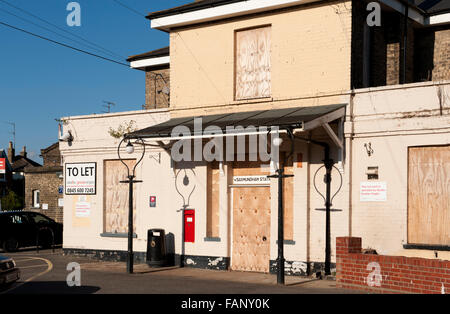 A Saxmundham stazione ferroviaria, intavolato e lasciare a est la linea di Suffolk, Suffolk, Regno Unito Foto Stock