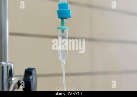Vista ravvicinata di una flebo IV Foto Stock