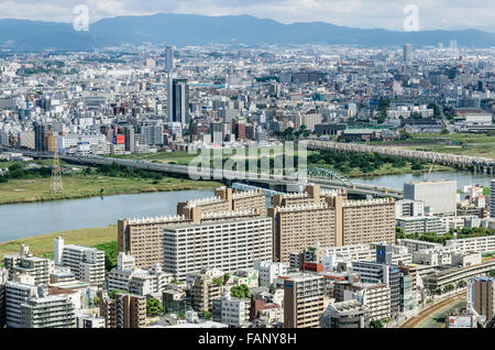 Vista degli uffici ed edifici residenziali da Kita-ku, Osaka, Giappone Foto Stock