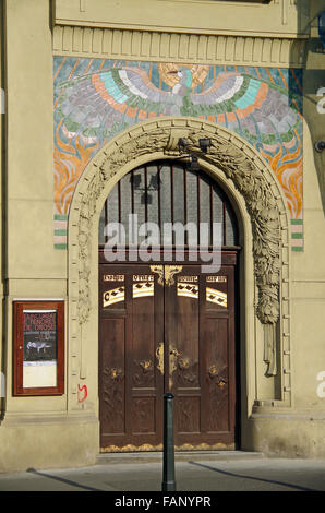 Porta di ingresso Hlahol edificio Art Nouveau di Praga, Foto Stock