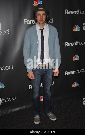 LOS ANGELES, CA - Febbraio 22, 2010: Dax Shepard alla premiere per il suo nuovo NBC SERIE TV "genitorialità' al Directors Guild of America. Foto Stock