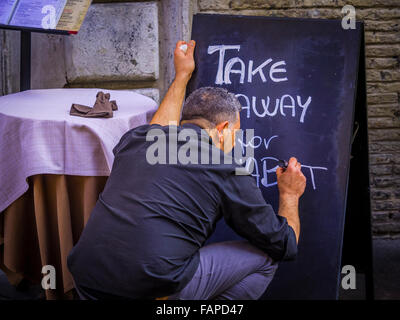 Ristorante esterno nel ghetto ebraico di Roma, Italia Foto Stock