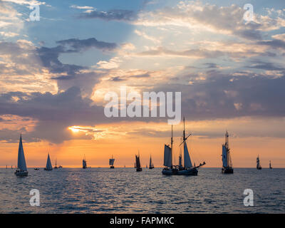 Le navi a vela sul Mar Baltico a Rostock (Germania) Foto Stock