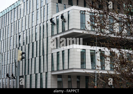 Edifici modernisti alla periferia di Praga. Amazon Corte Karolinska agosto 3 180 00 Il terzo edificio del grande successo Foto Stock