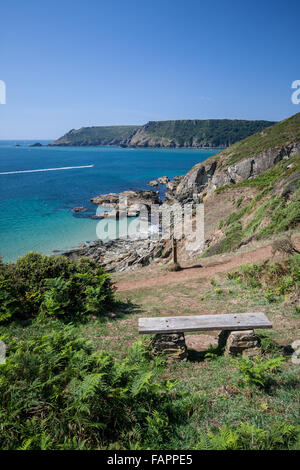 Devon Coast vista guardando verso l'apertura di estuario di Salcombe Foto Stock